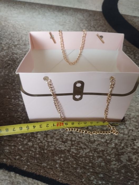 Cutie /poșetă carton