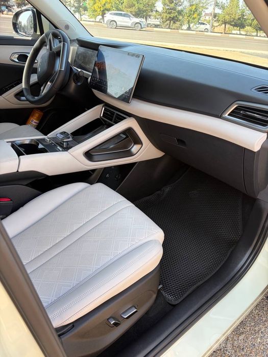 Byd YuanUp Sotiladi 2025 yil