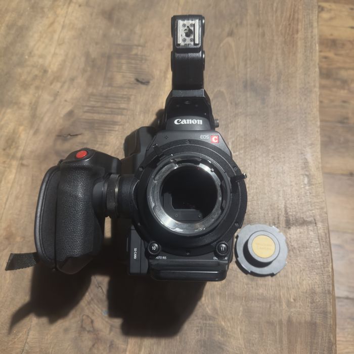 Камера Canon C300 mark2