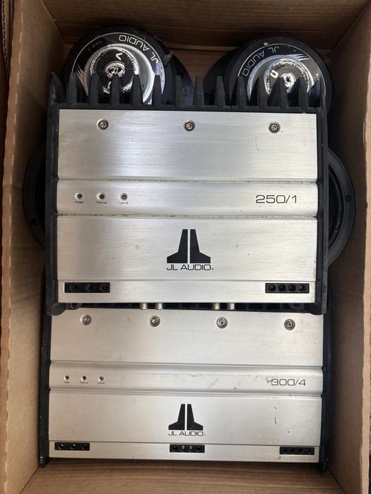 Statii JL audio 300/4 si JL audio 250/1 old school