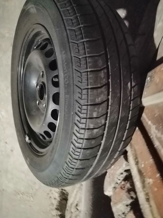 Продавам зимни гуми