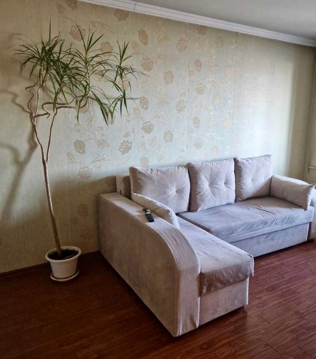 Дава се под наем Двустаен апартамент в София, Бенковски - 64 кв.м за 325 € - Снимка #1