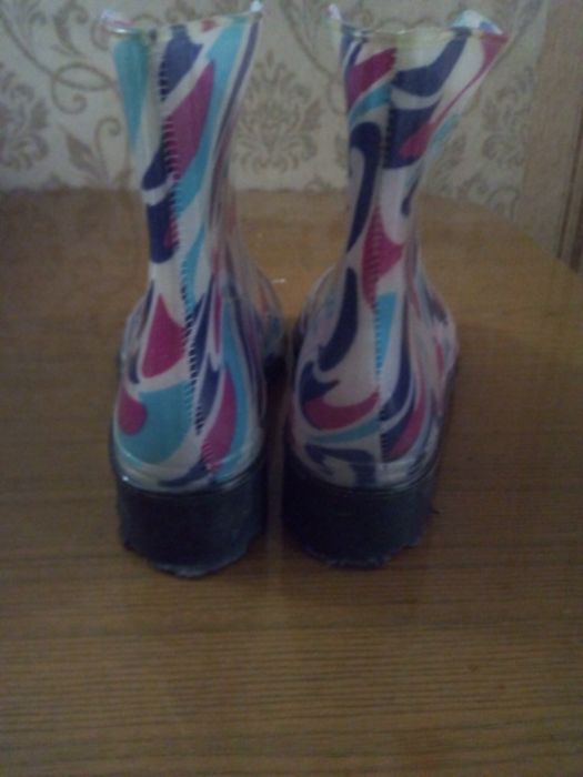 Резиновые ботинки и полусапожки