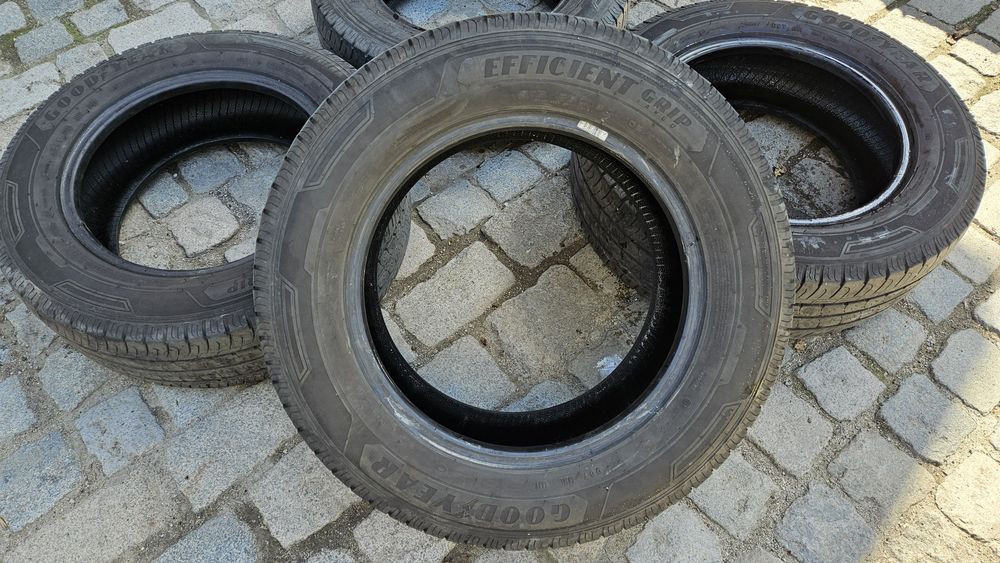 Goodyear Efficient grip cargo 215 65 R16C