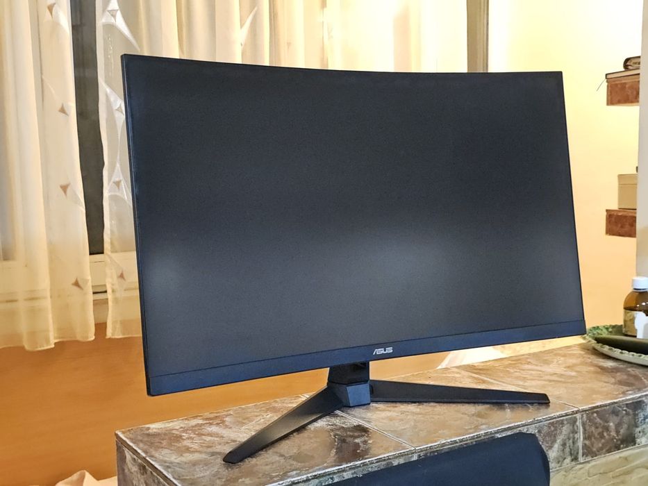 ASUS TUFF VG328H1B
31,5" Inchi