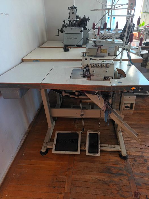 Vând Mașini Cusut Professionale