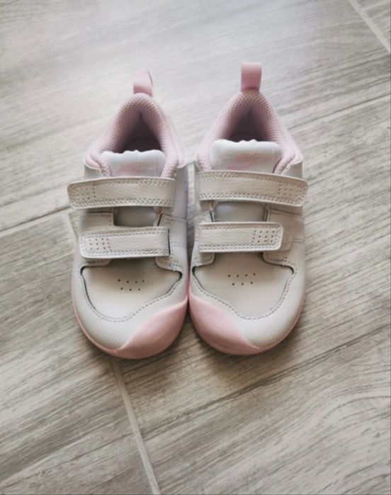 Adidasi Nike fetite