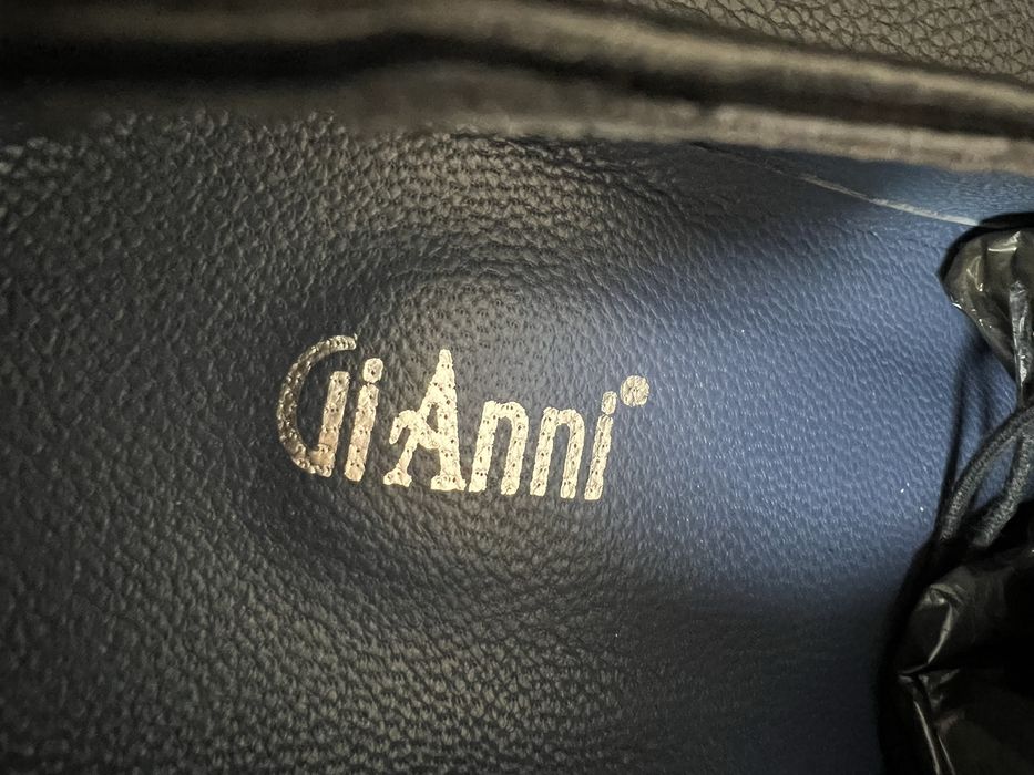 официални мъжки обувки на Gianni.