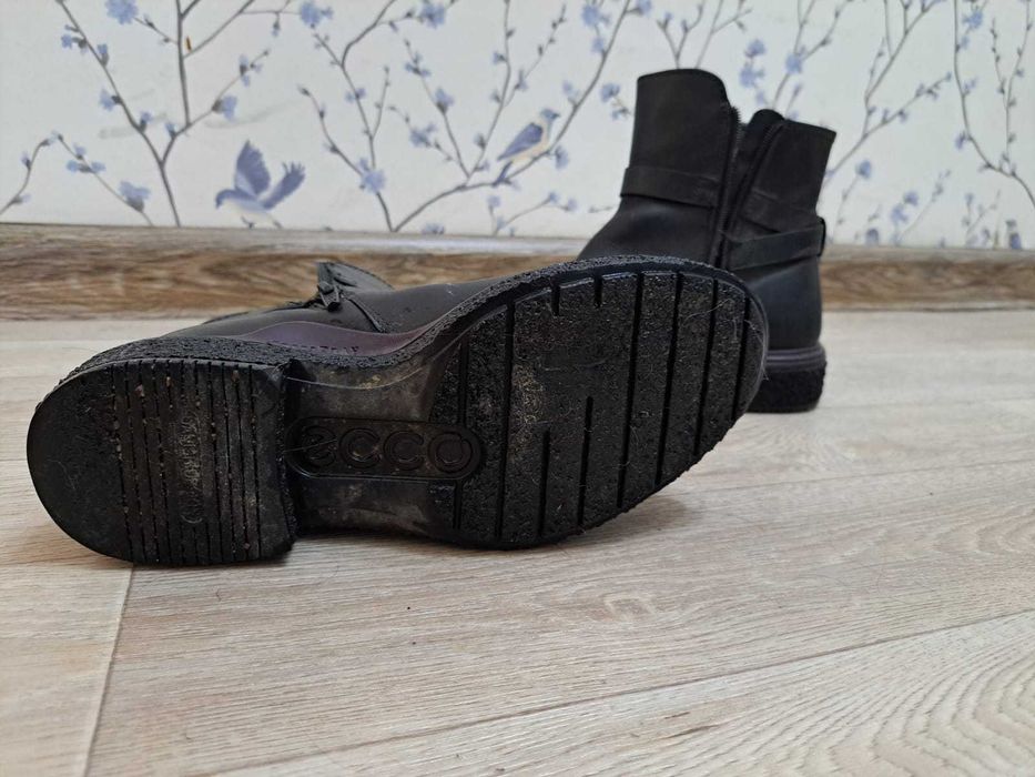 Продам Женские качественное ecco обувь.