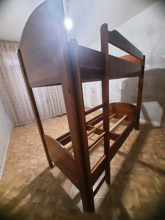 Двухярусная кровать