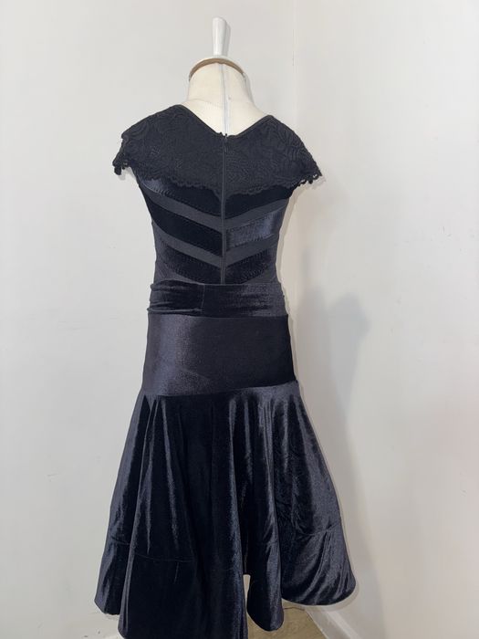 Рокля за спортни танци