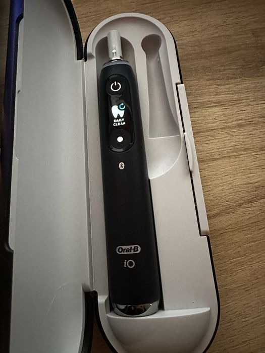 Електрическа четка - Oral B IO9
