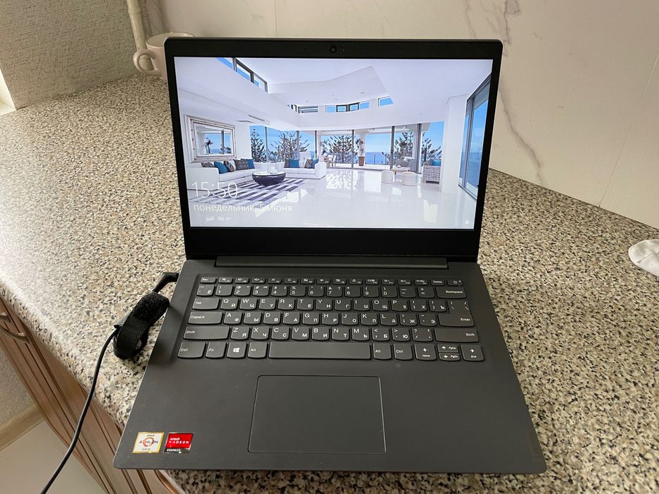 Продам ноутбук lenovo 14 Ada