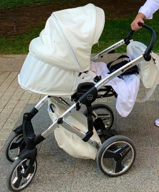 Бебешка количка + люлка и кошара подарък