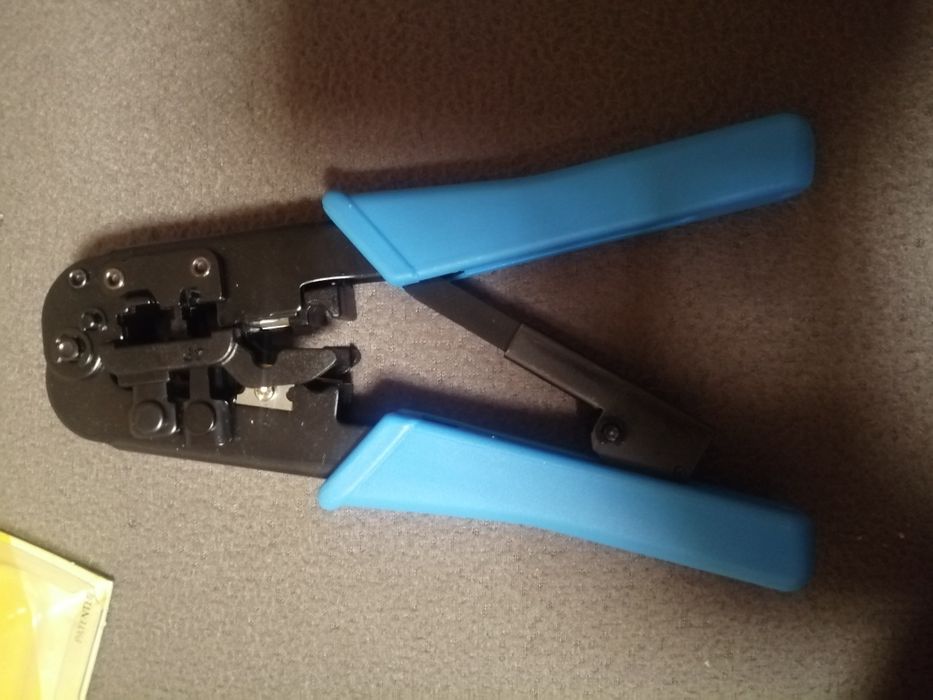 Кримващи клещи за Rg45 и Rg 11