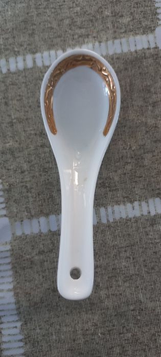 Продам суповые ложки. Либо фарфор или керамика