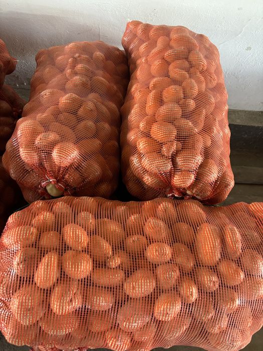 Продаётся свежий отборный картофель. По всем вопросам звоните