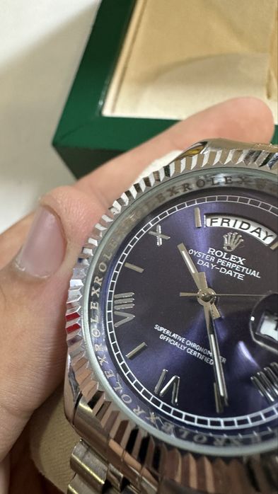 Soat rolex date just yaxshi holatda mexanizmi batareyka kun hafta bor
