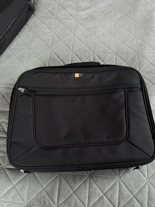 Чанти за лаптоп Case Logic