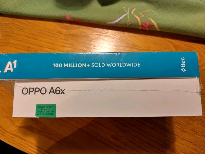 Нов смартфон с външна батерия Oppo A6X