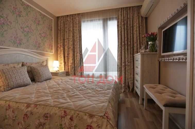 Дава се под наем Двустаен апартамент в Варна, Център - 65 кв.м за 1100 € - Снимка #3