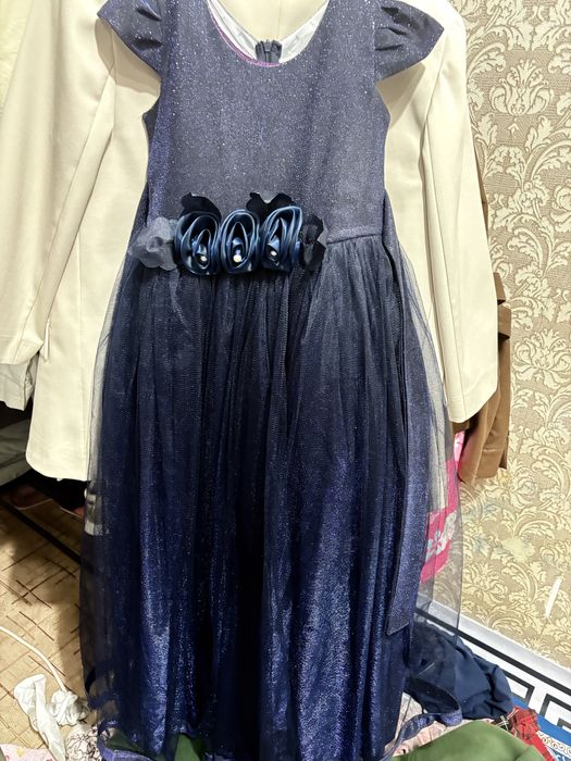 Продам вечерние платье на девочку есть такойже только фиолетовый цвет