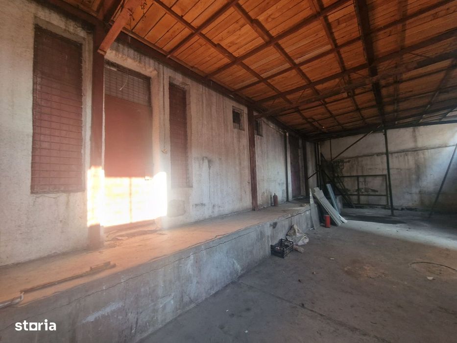 Navodari-Spatiu Comercial 250mp,vitrina stradala,activitatii multiple