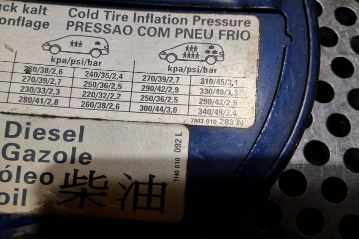 Usita rezervor 7M0809905F 1H0010092L 7M0809905F 1H0010092L Volkswagen