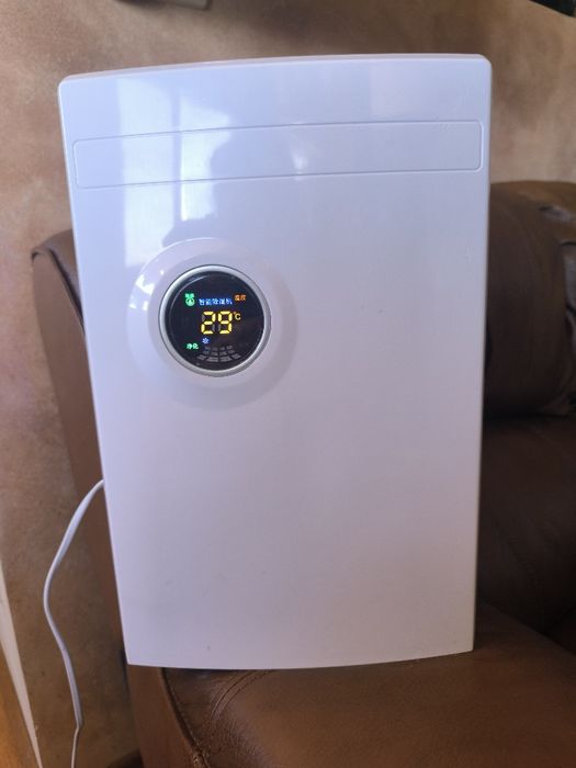 Резервирана ! Икономичен смарт влагоабсорбатор Smart Effective Dehumidifier TH1360 (2L) – Като нов!