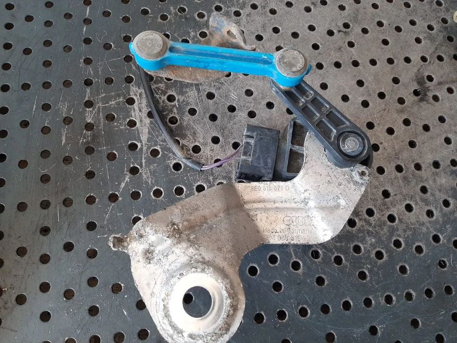 senzor balast nivel  xenon audi a4 b7 8e0907503