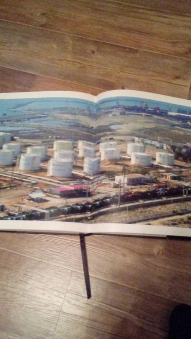 Продам книгу Нефть Казахстана