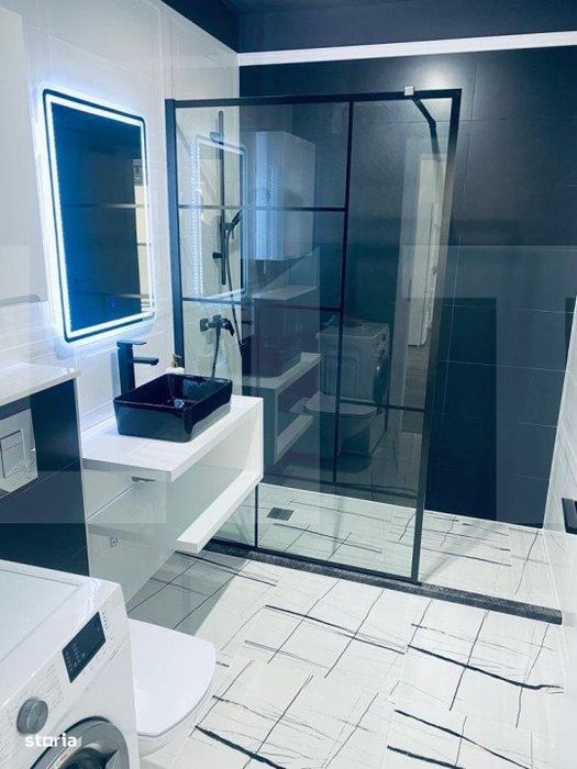Apartament de 3 camere, 65 mp, terasa de 20 mp si parcare, zona strazi