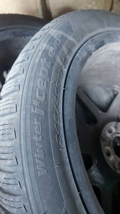 Оригинални 19" AMG джанти с почти нови зимни гуми Hankook 245/45/19 за Mercedes