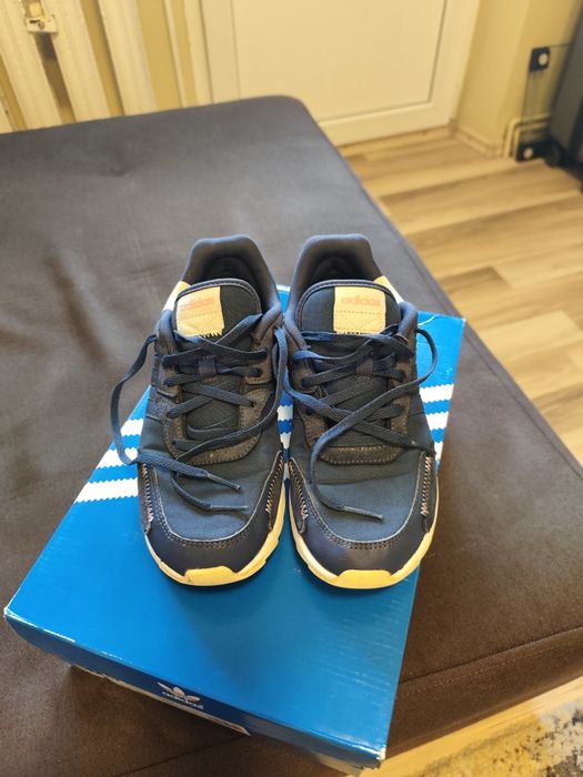 Adidași mărimea 37 1/3