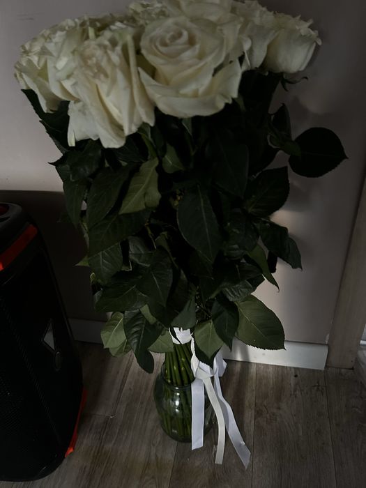 Букет шикарных белых роз