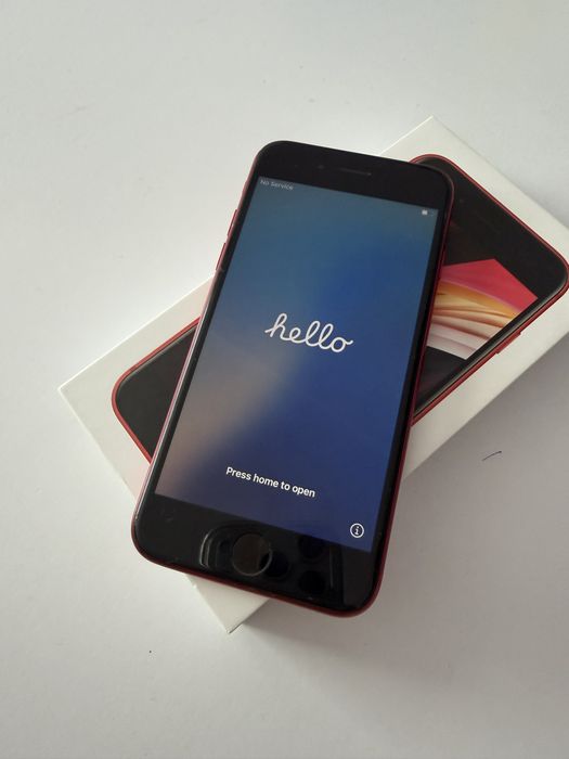 iPhone SE 2020 червен