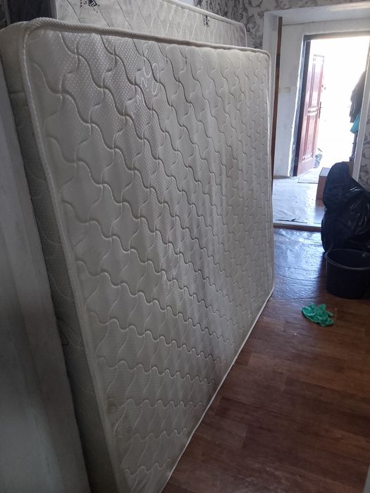 Продаем матрас почти новый