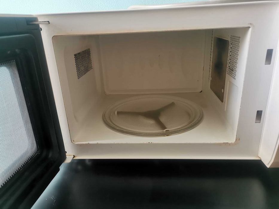 Микровълнова фурна LG MB-392AA