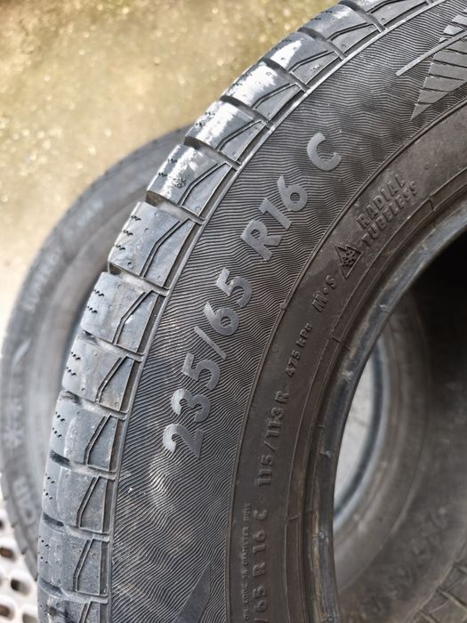 2 бр. Зимни Гуми 235/65/16C Бусови