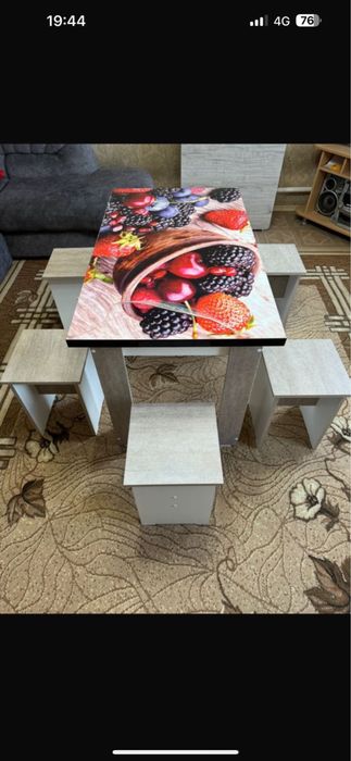 Новый столы с табуретками