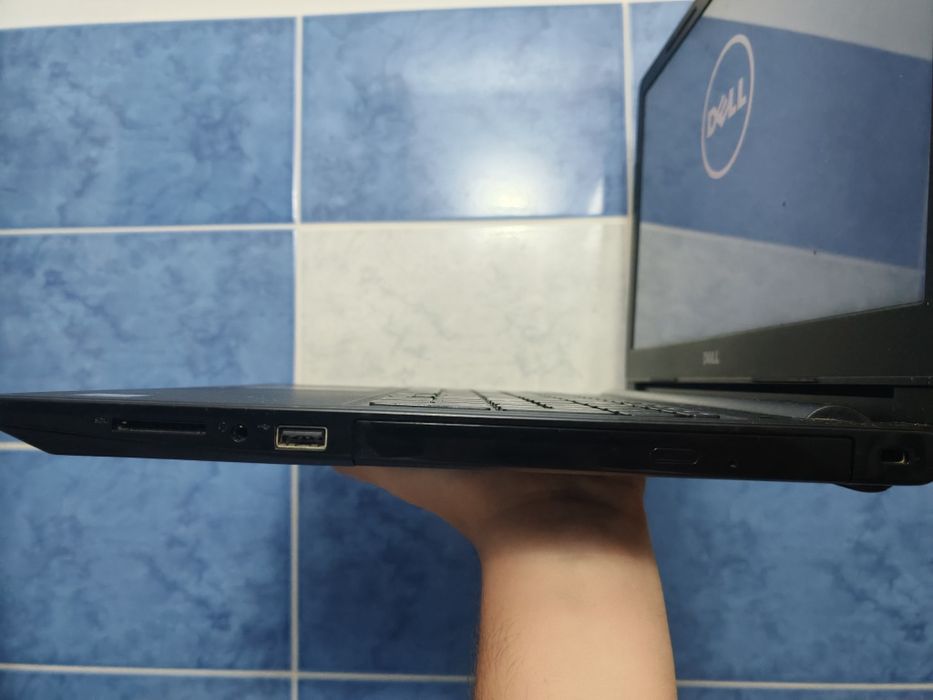Laptop Dell Inspirion 15 3000Series Core I3