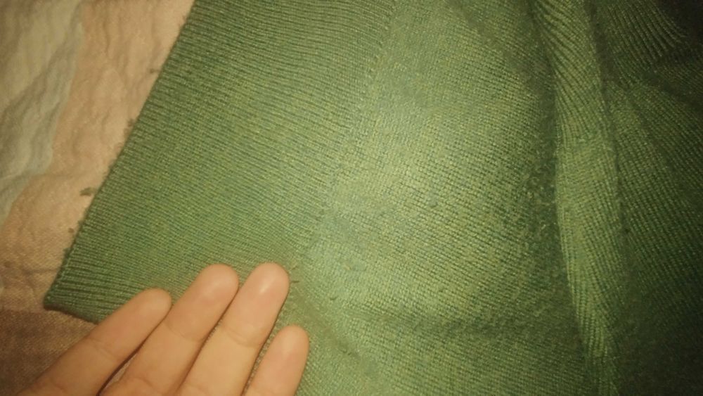 Зелёный свитер на весну