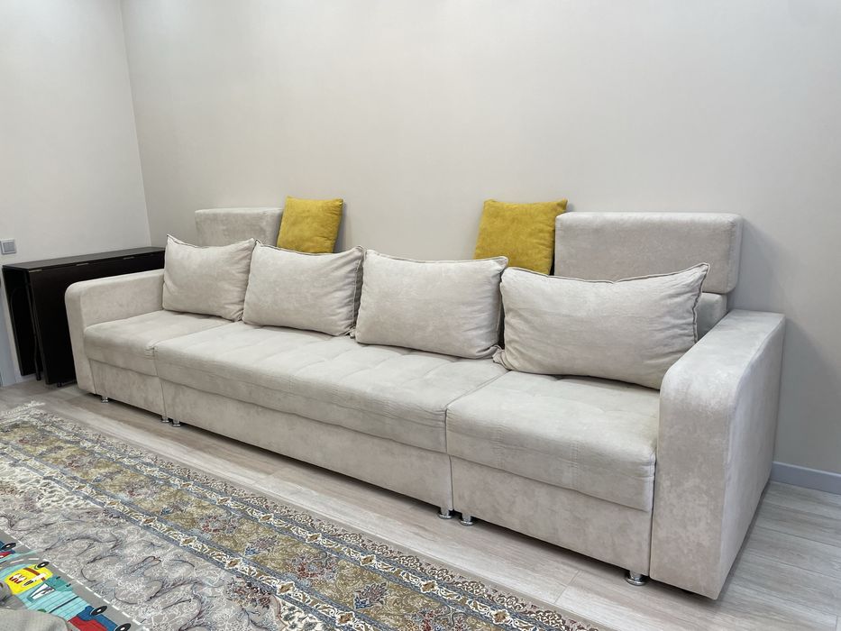 Продается Диван 4 м