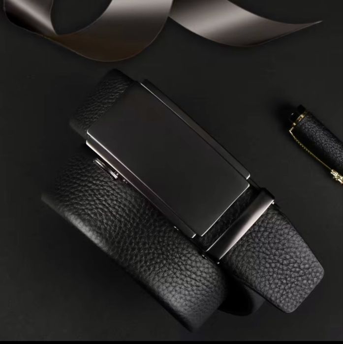 Мъжки официален колан с модерна изчистена визия•Тъмна автоматична катарамата!