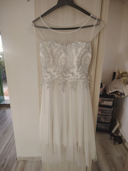 4 Rochii pentru ocazii speciale