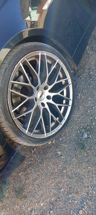 Schimb cu alte jante jantele sunt 275.35.20.spate 235.35.R20 fata.