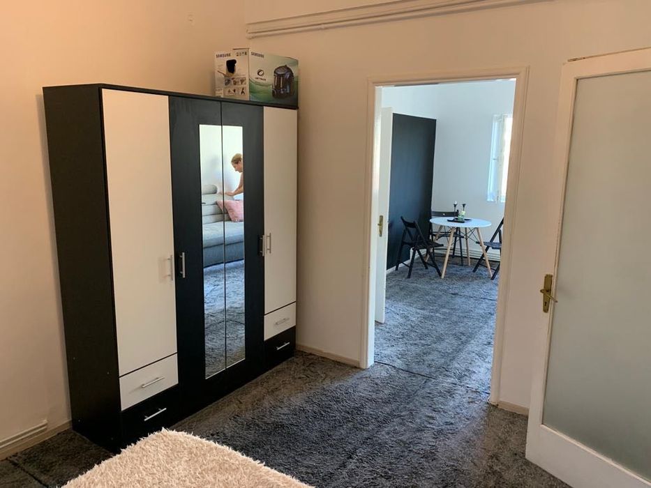 Apartament central cu 2 camere de inchiriat