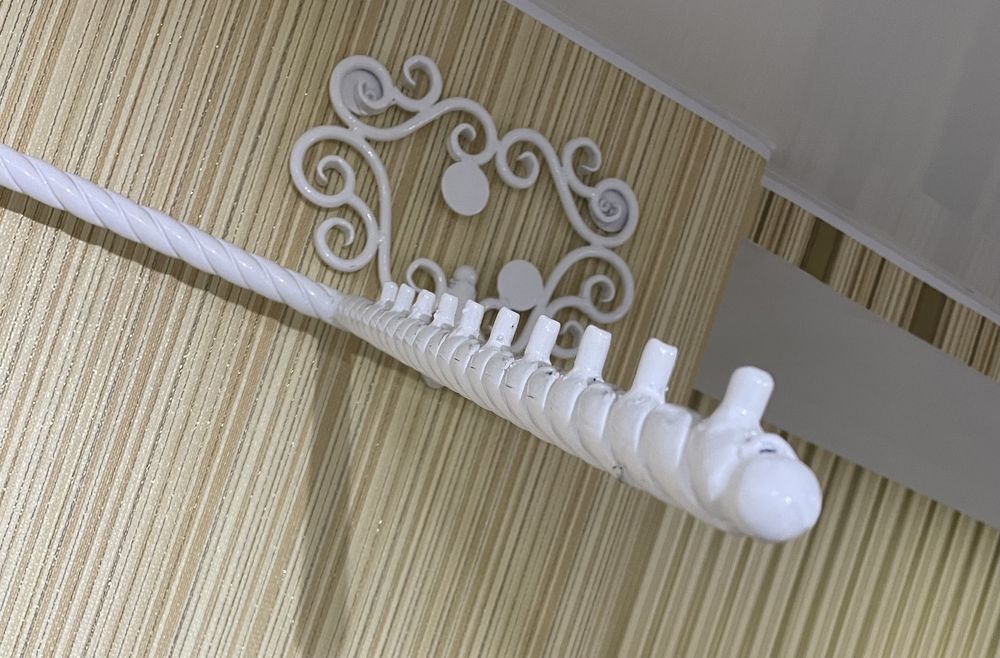 Полки подвесные,