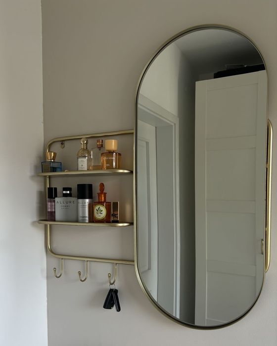 Oglindă de perete cu cârlige și rafturi din Metal Auriu,Beliani