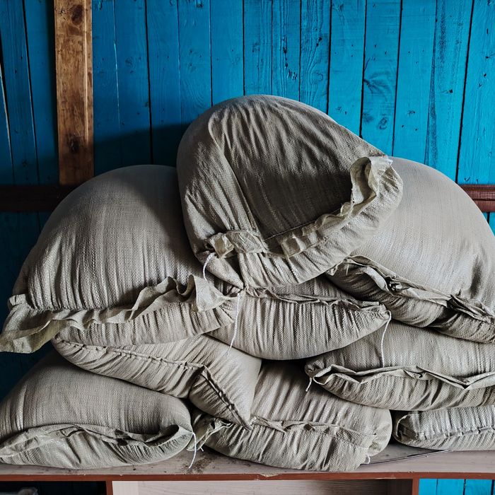 Продам корм зерно отходый